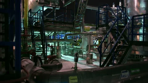 Modern facility with pipes and tubes or powerful process area at the oil depot o Video stock 199487794