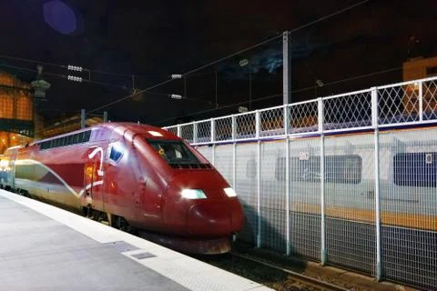 Modern Fast Passenger Train  train at the station. Paris Foto stock