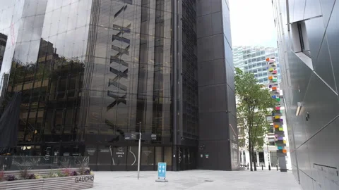 Modern glass building Видео 134419048