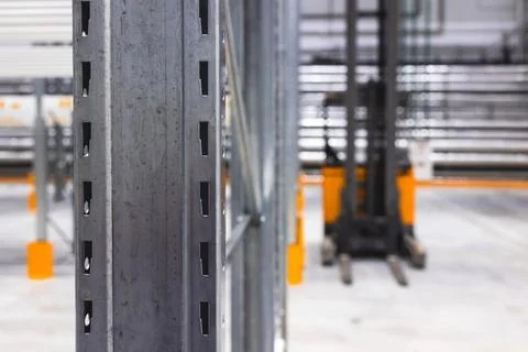 Modern large warehouse space interior, new and modern distribution storage .. Foto stock