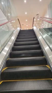 Modern luxury escalators with staircase. Foto stock