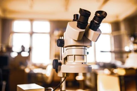 Modern microscope in workshop laboratory 库存照片