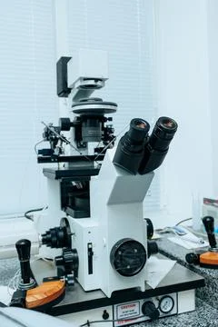 Modern multifunctional medical microscope, experiments on modern medical mi.. Fotos Stock