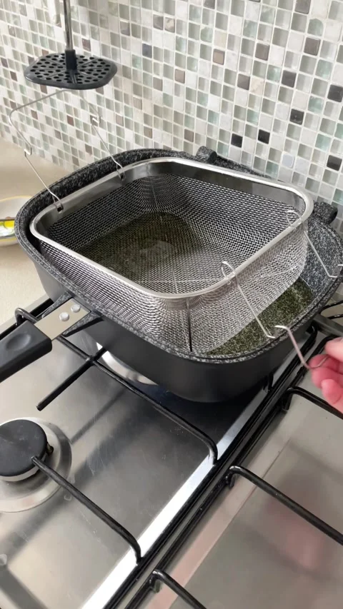 Modern, new rectangular frying pan with handle and protective coating, with 스톡 동영상 318465098