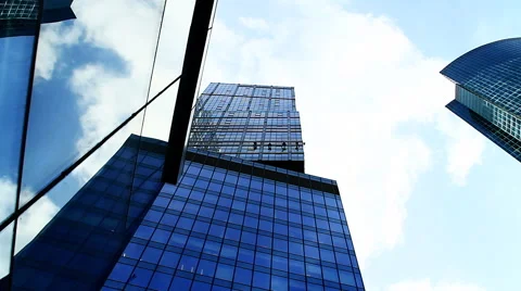  Modern office building. Window washers on skyscraper. Stock-Footage 54076918