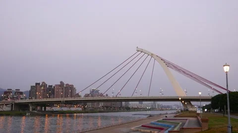 Modern one pillar cable-stayed bridge, Dazhi Bridge in twilight 스톡 동영상 49568226