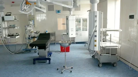 Modern operating room in the hospital. Operating room Vídeos de archivo 137893725