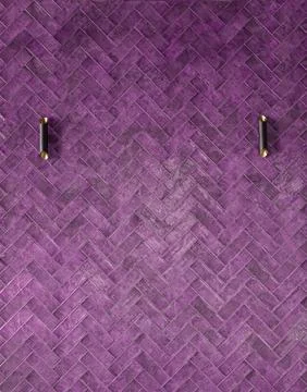 Modern Pink Herringbone Tile Wall with Stylish Golden Sconces Foto stock