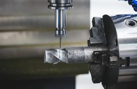Modern programmable metalworking CNC multifunctional milling drilling grindin Фото