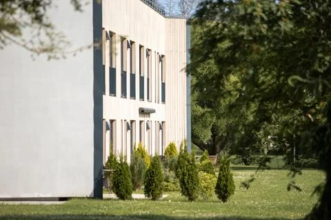 Modern Rectangular Building with Light Facade and Tall Windows 스톡 사진