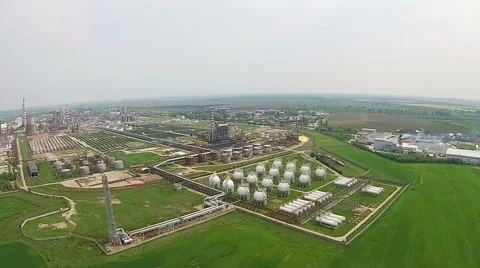 Modern refinery aerial panning Stock-Footage 49797724