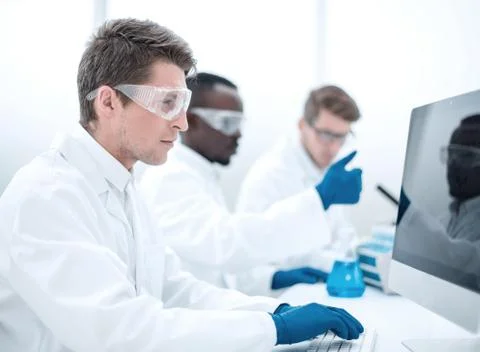 Modern scientist using a computer for data analysis Foto stock