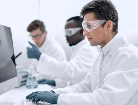 Modern scientist using a computer for data analysis Foto stock