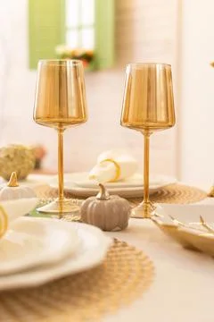 Modern Serving Festive Dinner. Tableware and Interior Items. Foto stock