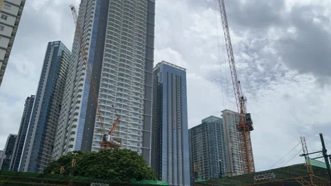 Modern Skyscraper Construction in BGC 4k 60fps Vidéo 339199192