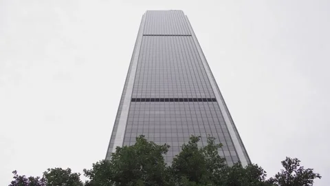 Modern Skyscraper Looking Up With Blur to Sharp Focus Transition Stock Footage 333223321