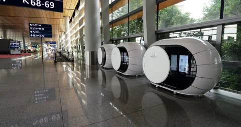 Modern sleeping pods for resting at Kunming International Airport 库存影片 329626951