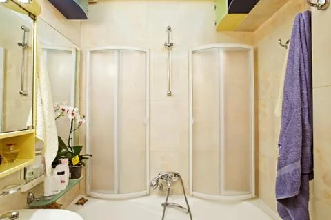 Modern small shower-bath Stockfoto's