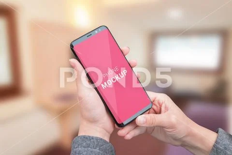Modern smart phone mockup close-up. Woman holding smart phone PSD-Vorlage