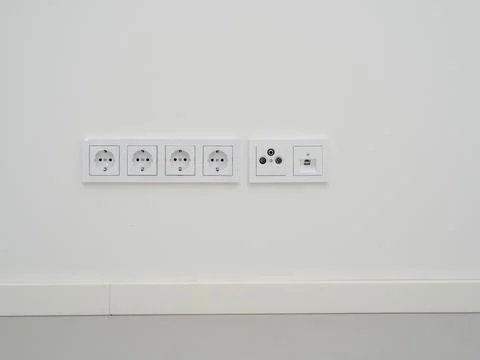 Modern sockets in the wall. Multifunctional socket with internet connection. Foto stock