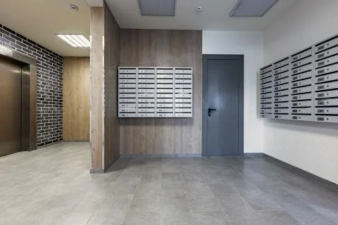 Modern steel elevator. Perspective wide angle. Nobody inside. Foto stock