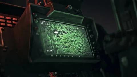 Modern Target Search Device Finds Combat Tank In Military Conflict Area Stockbeeldmateriaal 197342738