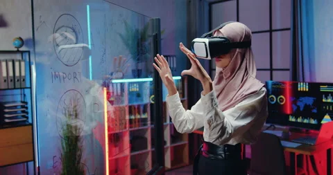 Modern technology concept where attractive concentrated smart experienced Vidéo 167557175