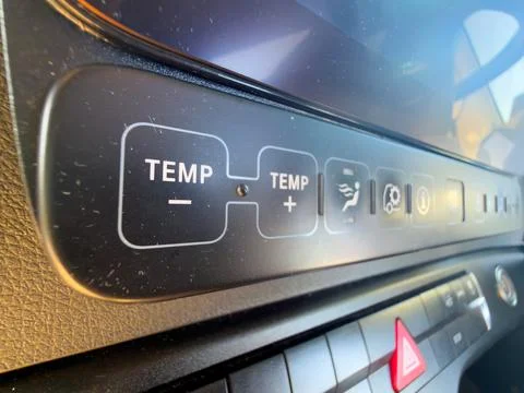 Modern truck climate control panel 4K 库存照片
