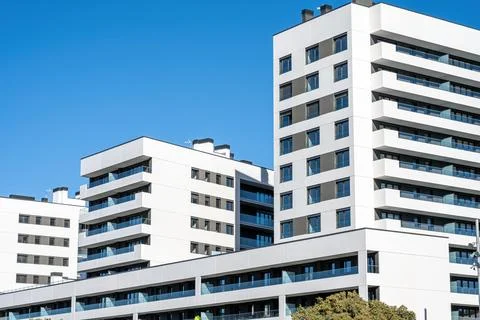Modern white apartment complex Foto stock