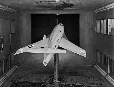 Modified Bell X-1 model pioneered variable-sweep studies in 1947. Photogra... 스톡 사진