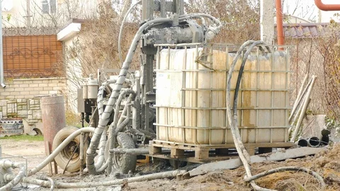 Modified forklift into the device to create wells Video stock 111160214