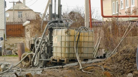 Modified forklift into the device to create wells Video stock 111161249