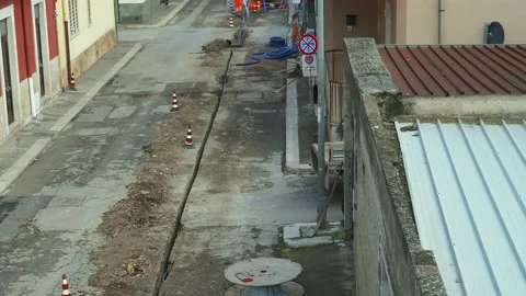 Modugno, Italy - December 2020: digging a restricted section for buried corru Vídeo Stock 172215770