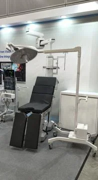 Modular electro-hydraulic operating table set up Фото