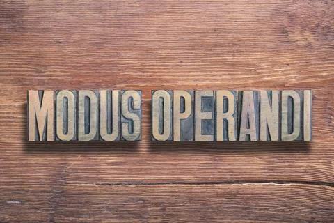 Modus operandi wood Stock-Fotos