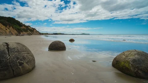 Moeraki Boulders Beach Stock-Footage 90761855