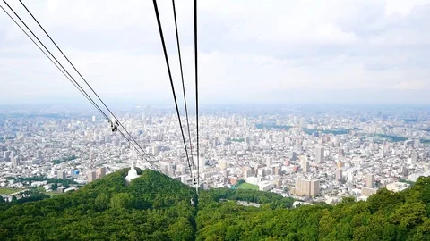 Moiwa Ropeway is a skyscraper Vídeos de archivo 94763390