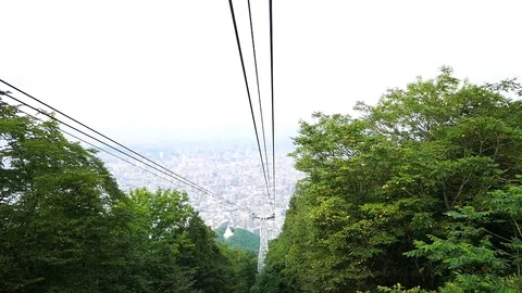 Moiwa Ropeway is a skyscraper Vídeos de archivo 94763433