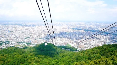 Moiwa Ropeway is a skyscraper Vídeos de archivo 94763464
