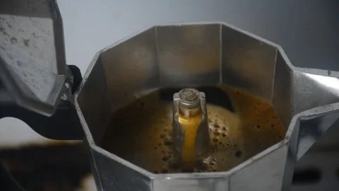 A moka on a table Vídeo Stock 311142679