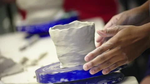 Molding pottery on wheel Video stock 139418106