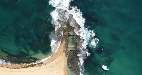 Mona Vale Beach Tide pool, Sydney Australia 스톡 동영상 121879277