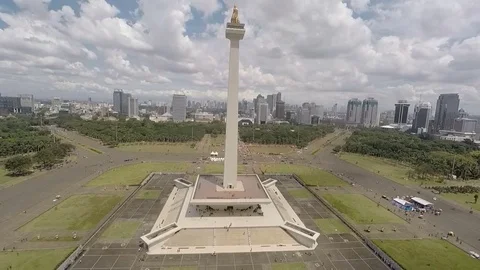 Monas, Fly Backward 스톡 동영상 76147646