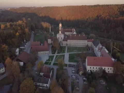 Monastery in a forest Vídeo Stock 81976132