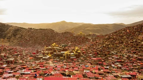 Monastery at Larung (Buddhist Academy). Stock Footage 92667844