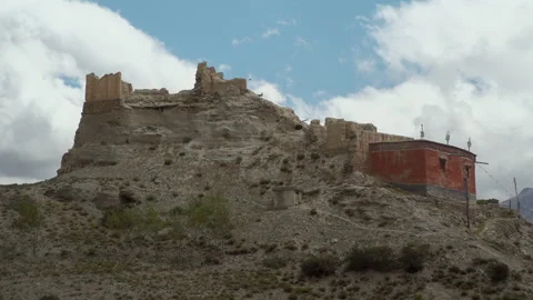 Monastery sitting on mountain top, Mustang, Nepal Vídeos de archivo 139741067
