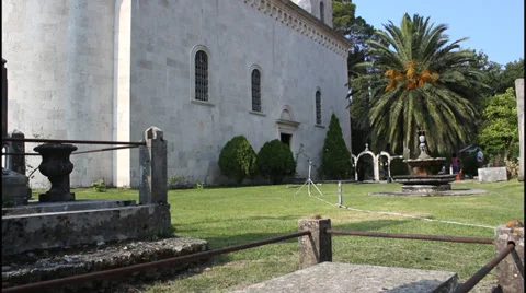 Monastery, tombstone, tilt up Vídeo Stock 32672608