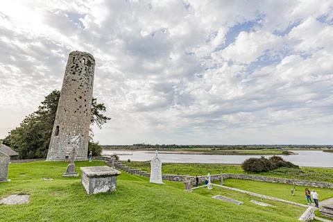 Monastre de Clonmacnoise. Monastery of Clonmacnoise. Stock Photos