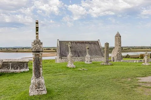Monastre de Clonmacnoise. Monastery of Clonmacnoise. Stock Photos