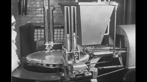 Monel metals are used for the bar at ice cream parlors in the 1920s Video stock 120027770